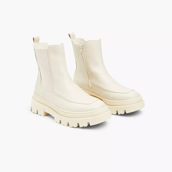 Lane Bryant Woman’s Dream Cloud Faux-Leather Super Lug Bootie Cream Size 7W - Picture 9 of 10